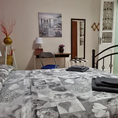 La Graziosa Casetta Apartment *
